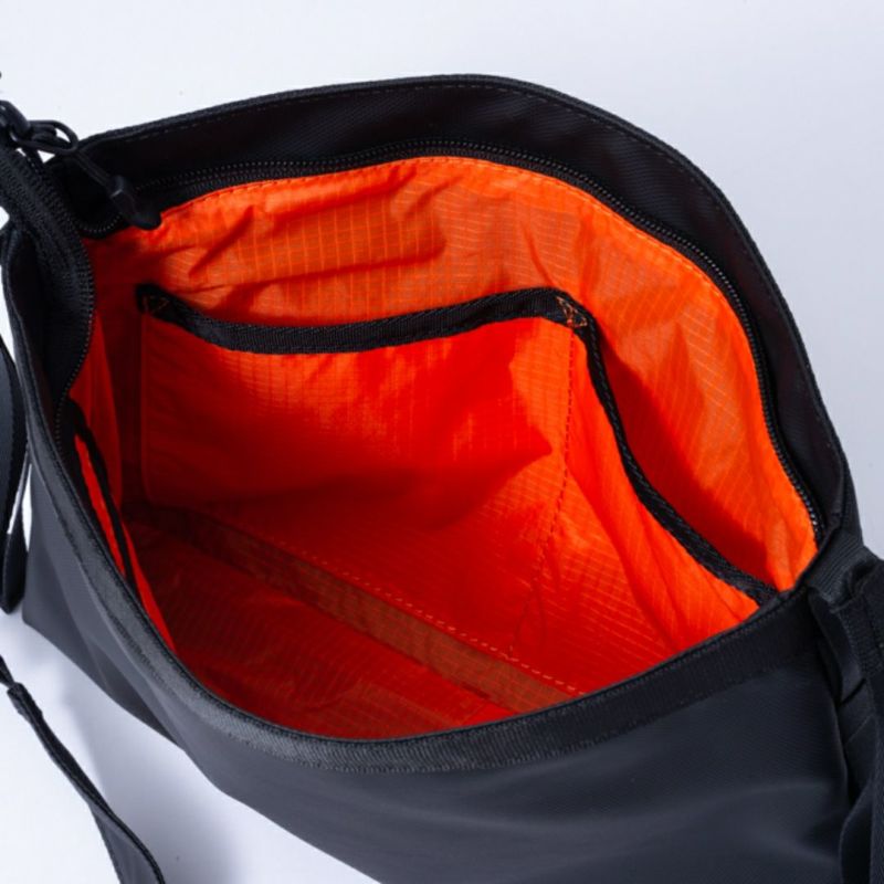 BEAMS DESIGN ELASTIC MESH ショルダーバッグ【BMMH0BS1】 ブラック