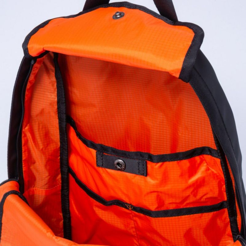 BEAMS DESIGN ELASTIC MESH バックパック 商品｜THE BAGMANIA