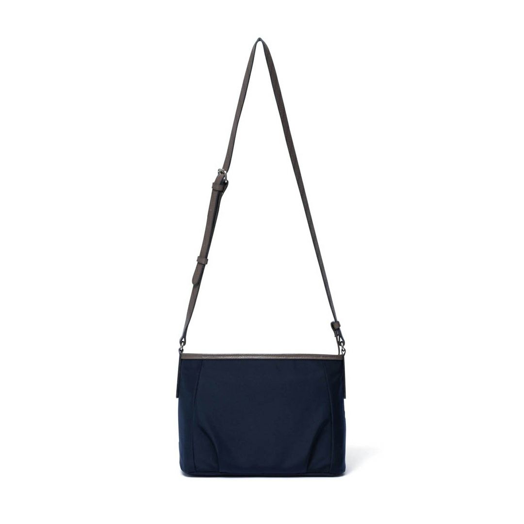 U by ungaro プリューム ショルダー ネイビー