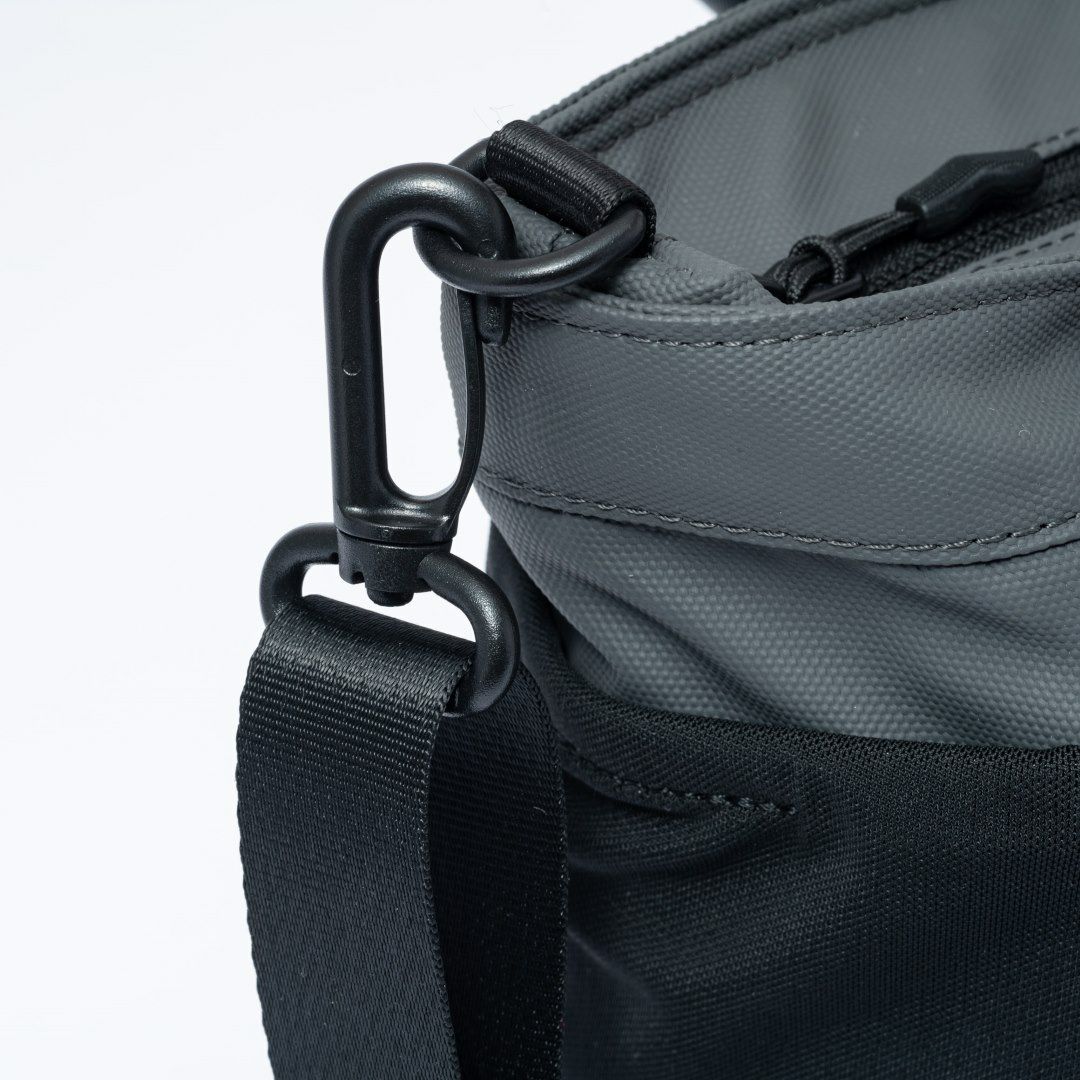 BEAMS DESIGN ELASTIC MESH 2WAYトートバッグ グレー