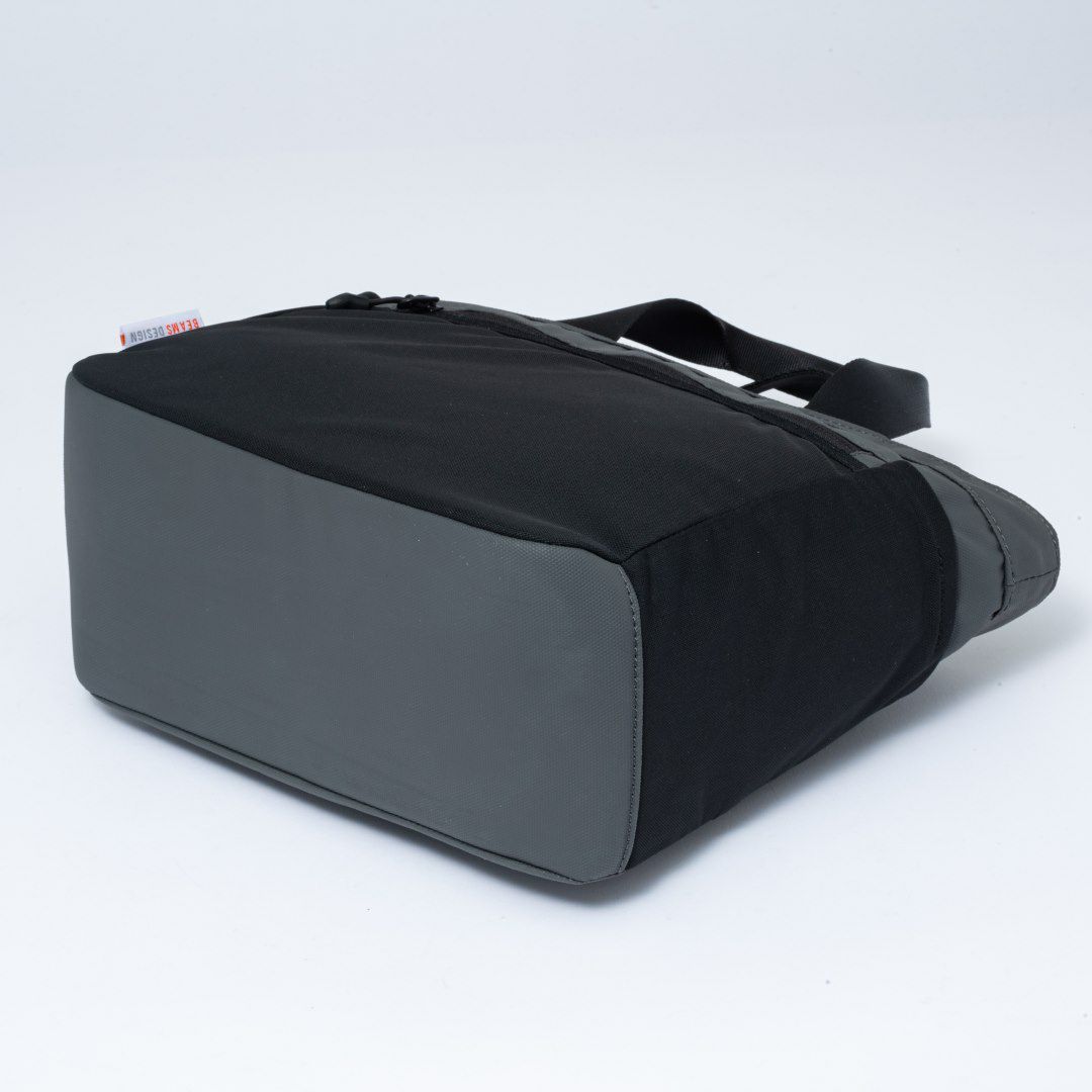 BEAMS DESIGN ELASTIC MESH 2WAYトートバッグ グレー