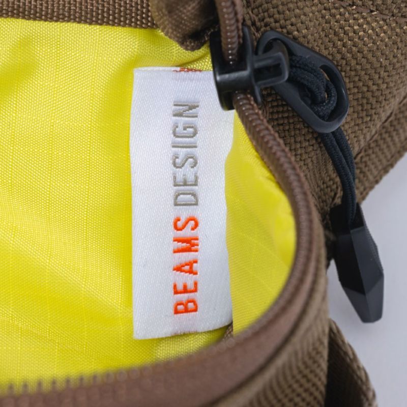 【50%OFF】BEAMS DESIGN EMBROIDERY ボディバッグ【BMMH3KS2】