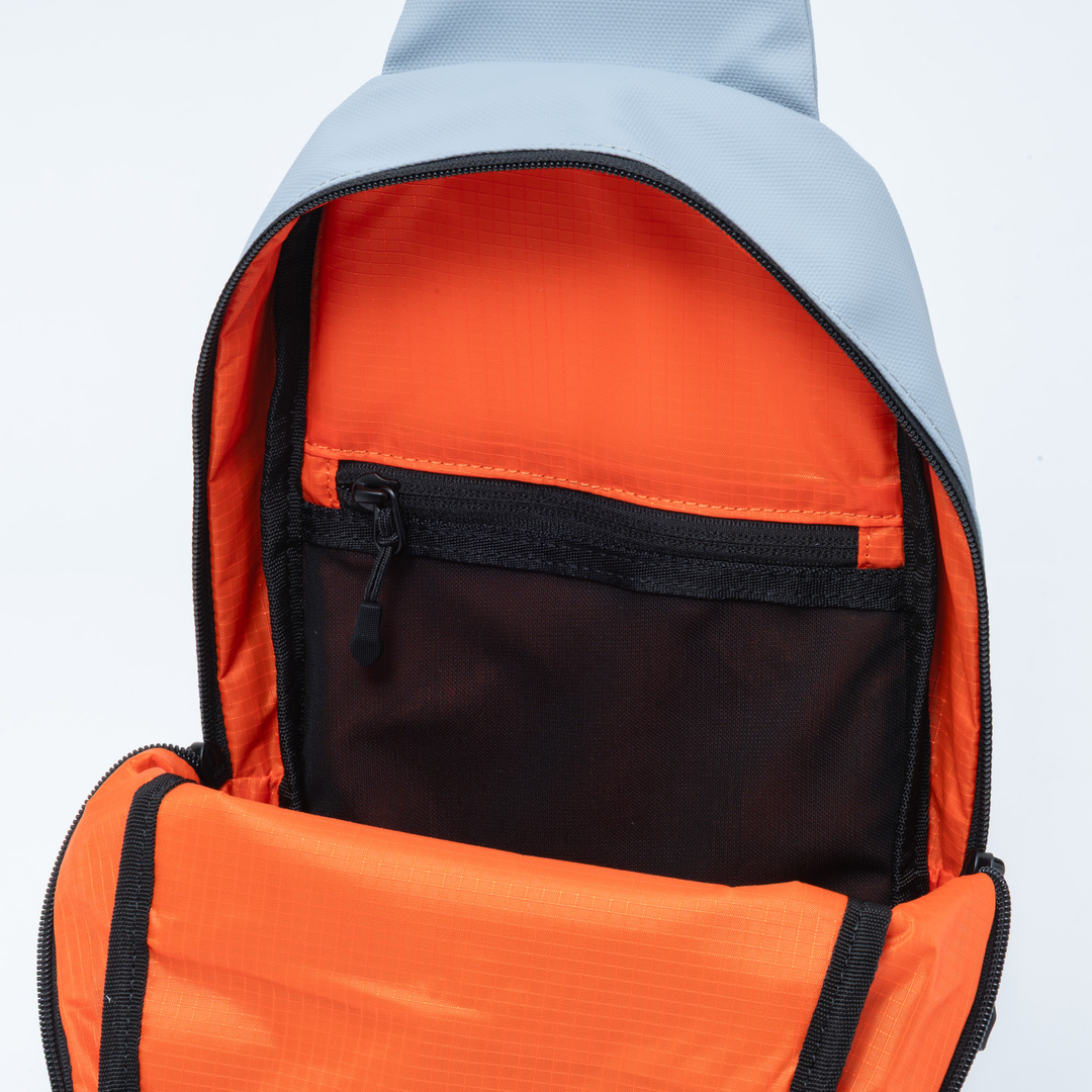 BEAMS DESIGN ELASTIC MESH ボディバッグ【BMMH0BS4】 サンドベージュ
