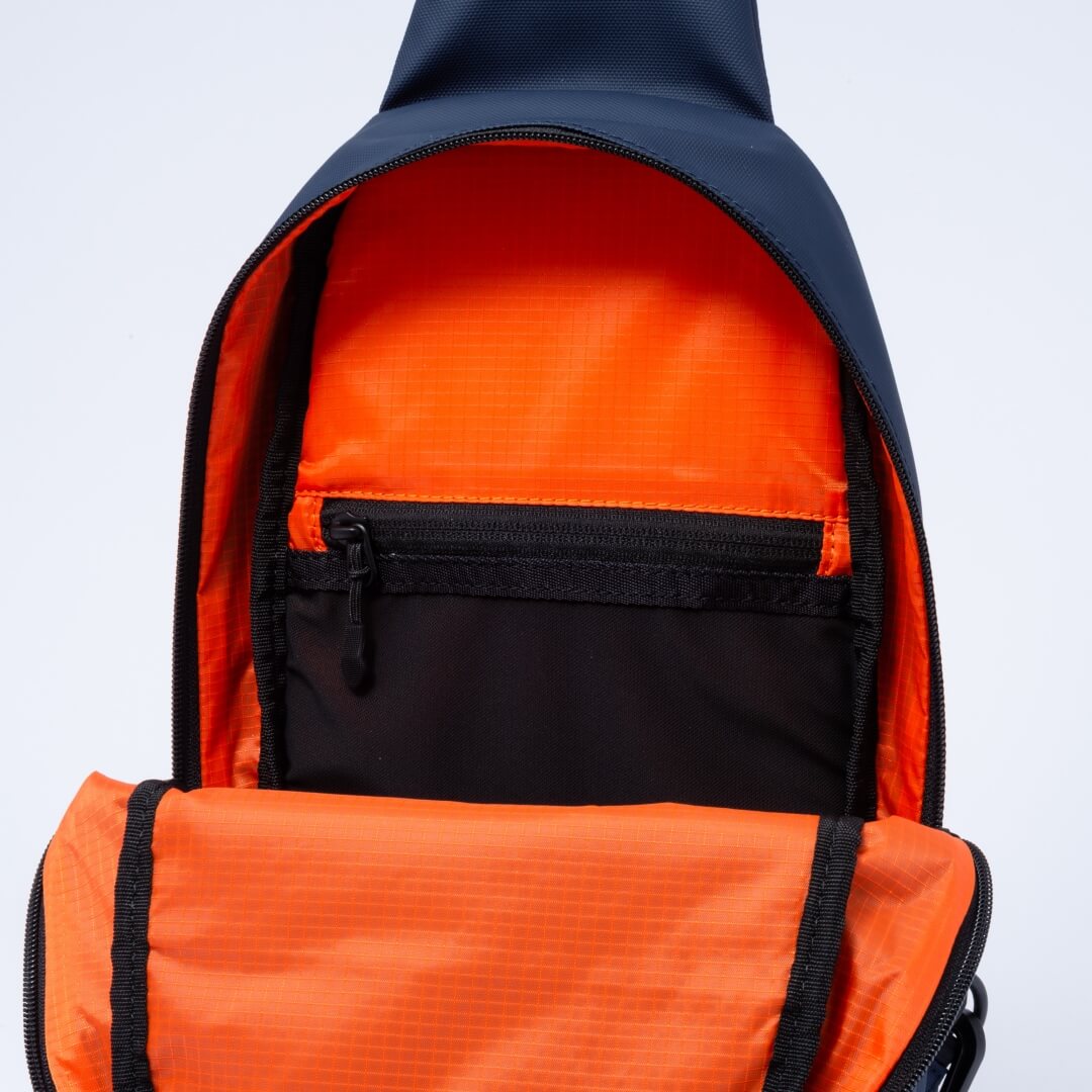 BEAMS DESIGN ELASTIC MESH ボディバッグ【BMMH0BS4】 ブラック