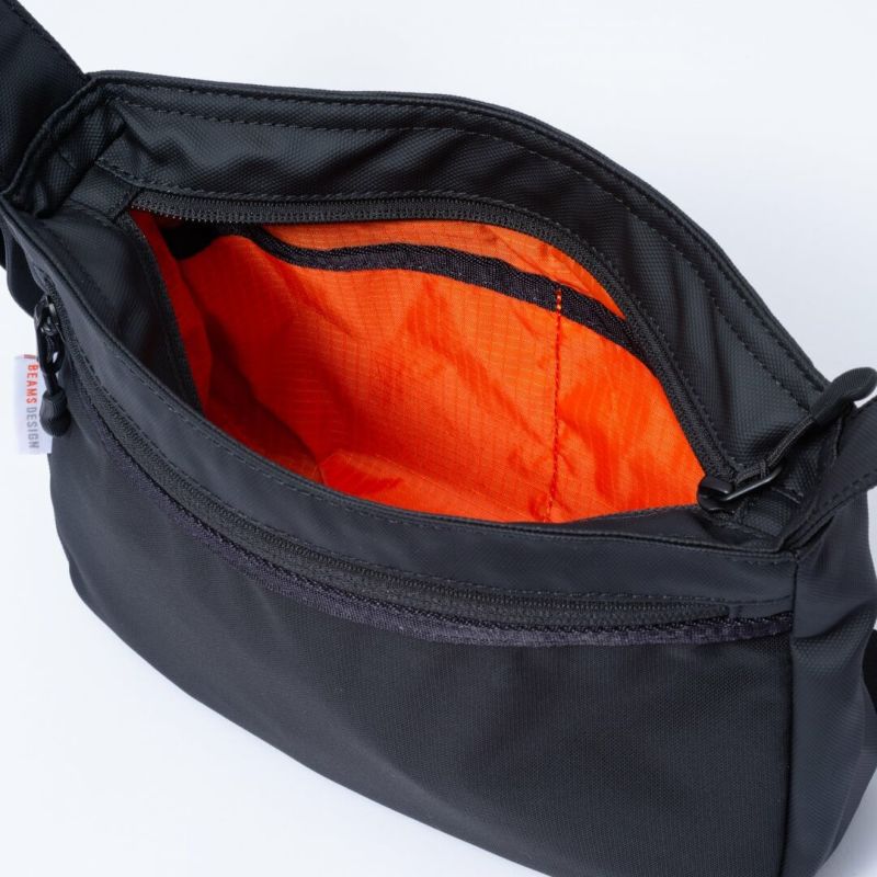BEAMS DESIGN ELASTIC MESH ショルダーバッグ【BMMH0BS5】 ブラック