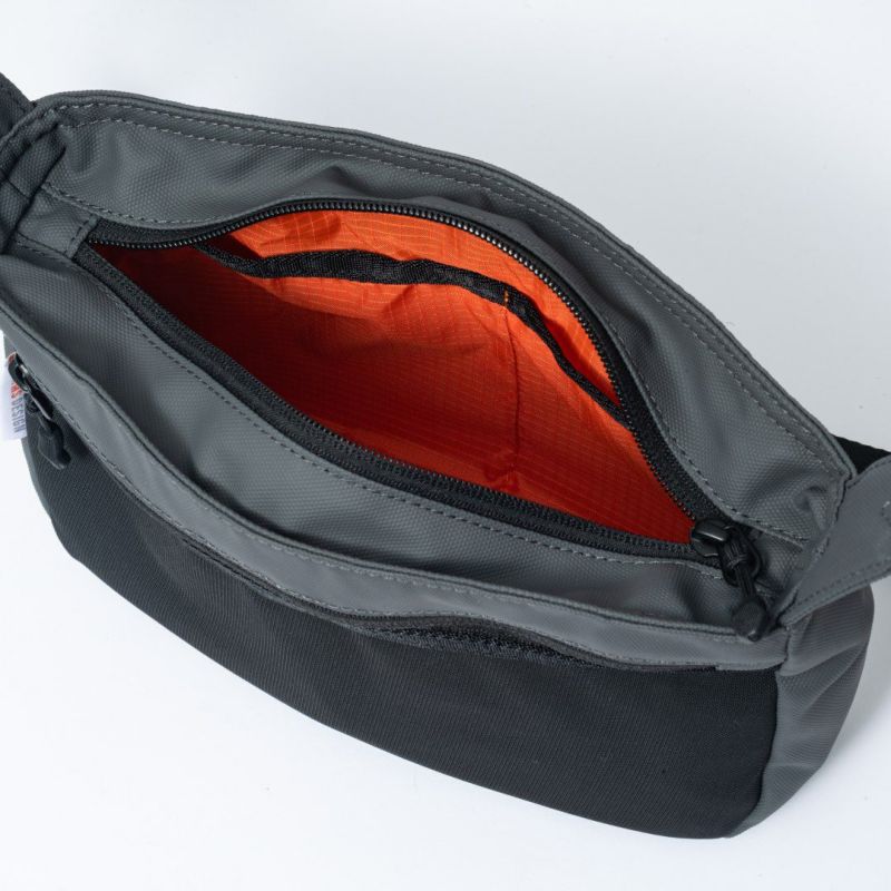 BEAMS DESIGN ELASTIC MESH ショルダーバッグ【BMMH0BS5】 グレー