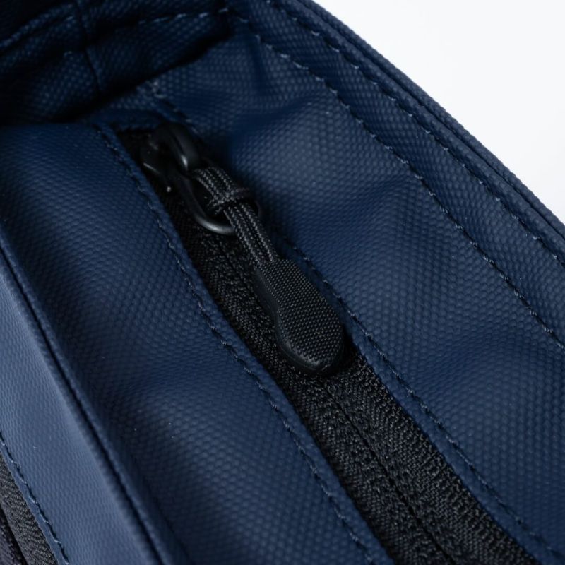 BEAMS DESIGN ELASTIC MESH ショルダーバッグ【BMMH0BS5】 ネイビー