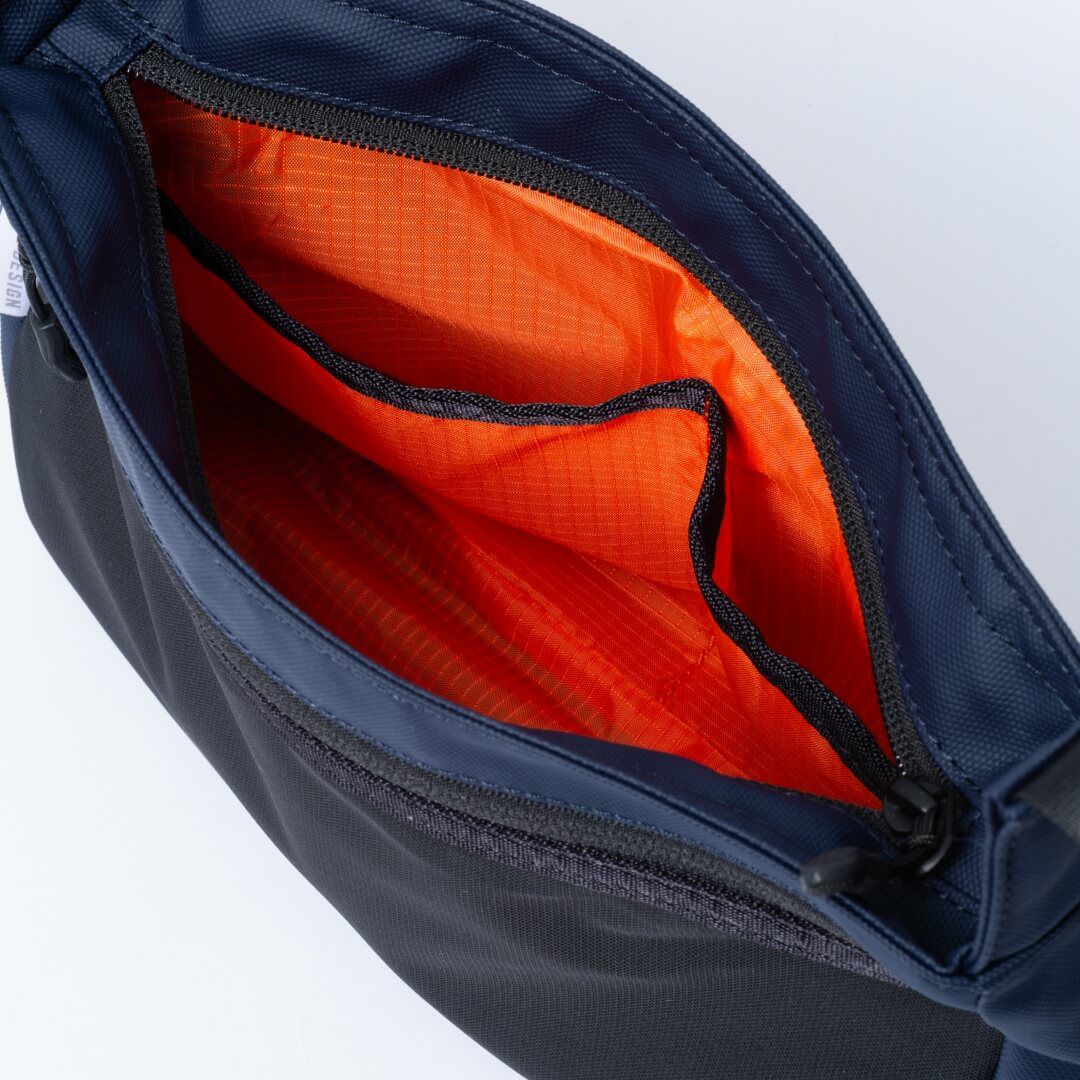 BEAMS DESIGN ELASTIC MESH ショルダーバッグ【BMMH0BS5】 ネイビー