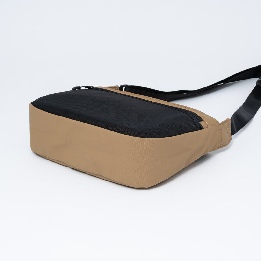 BEAMS DESIGN ELASTIC MESH ショルダーバッグ 商品｜THE BAGMANIA