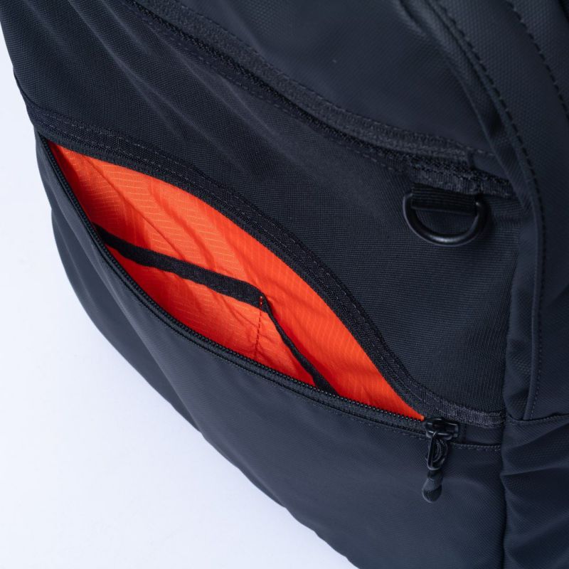 BEAMS DESIGN ELASTIC MESH バックパック【BMMH0BR6】 ブラック