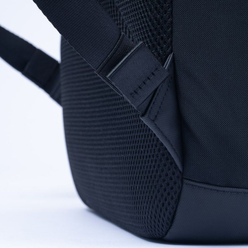 BEAMS DESIGN ELASTIC MESH バックパック【BMMH0BR6】 ブラック