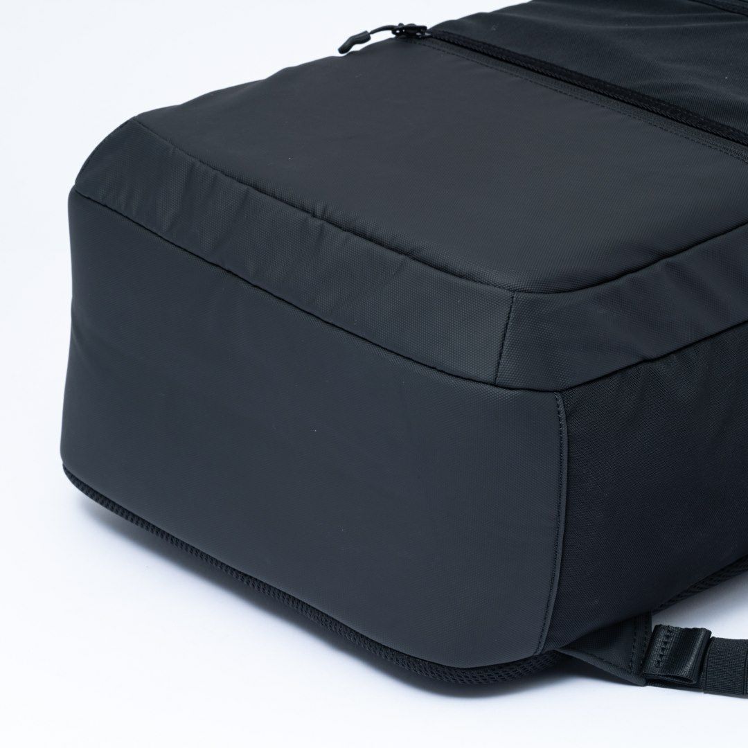 BEAMS DESIGN ELASTIC MESH バックパック【BMMH0BR6】 ブラック