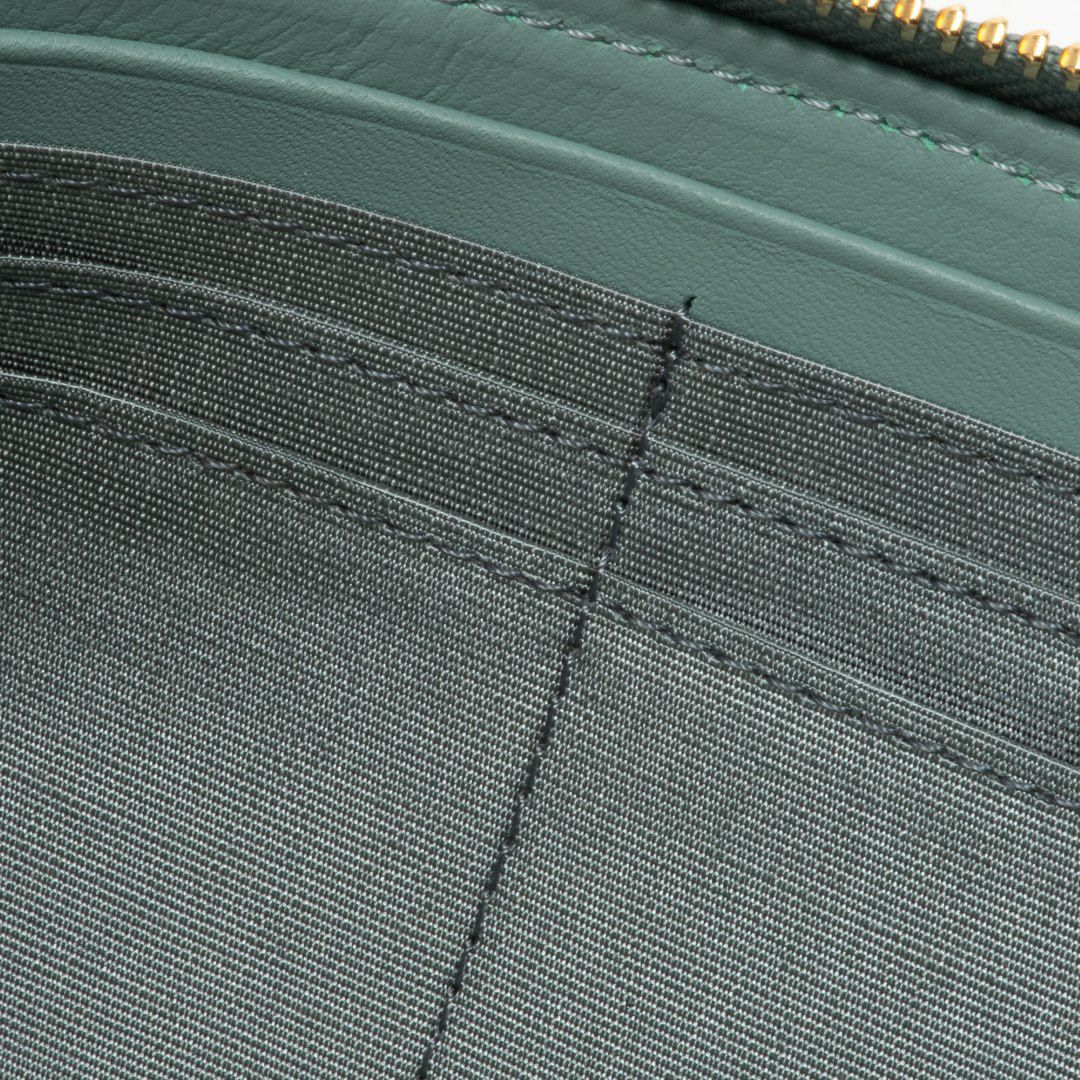 U by ungaro ララ L字ファスナー長財布