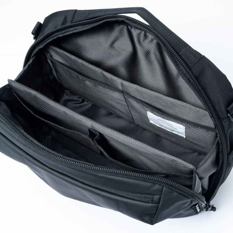 BEAMS DESIGN ショルダーバッグ(M) 商品｜THE BAGMANIA