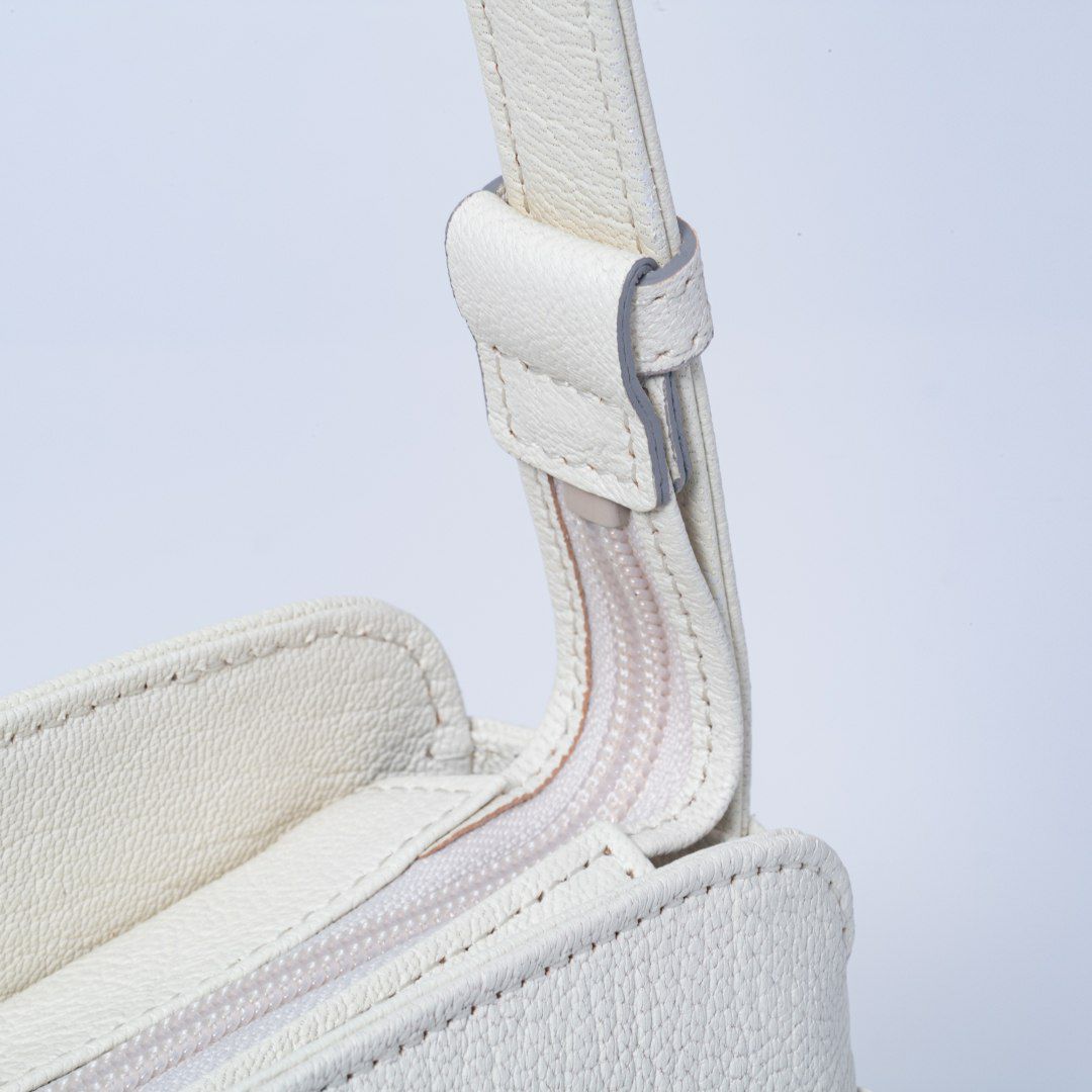  U by ungaro エヴァ ショルダー アイボリー