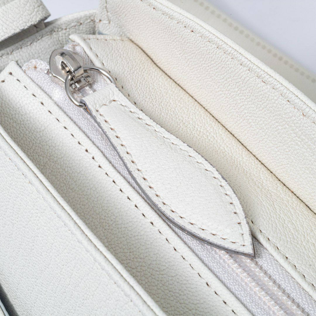  U by ungaro エヴァ ショルダー アイボリー