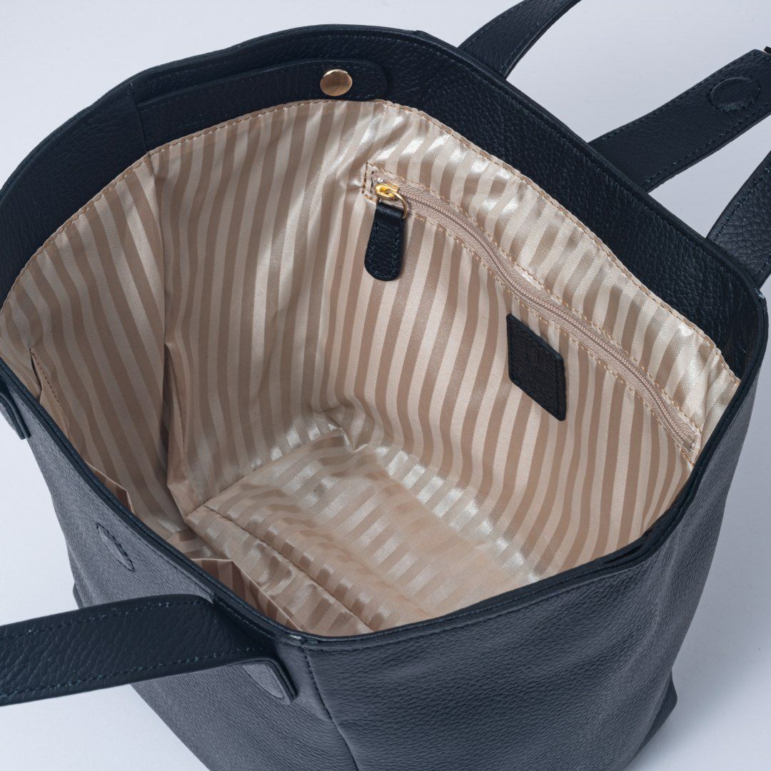  U by ungaro ドォックス ハンド ブラック