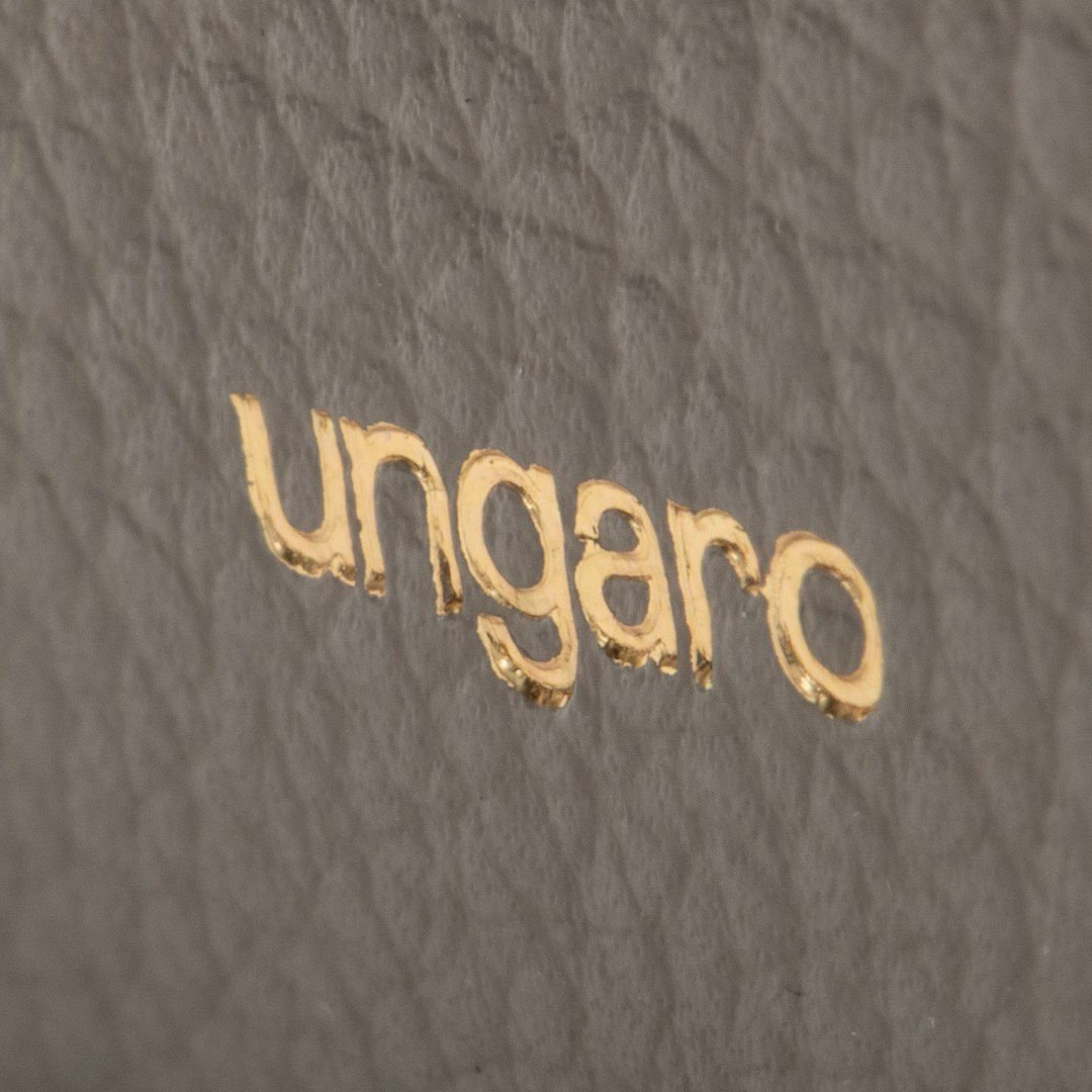 U by ungaroシルヴィー 外ポケット二つ折り長財布 グレー