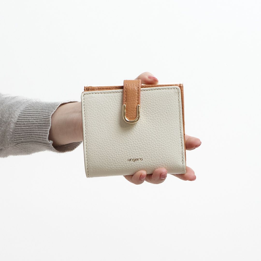 U by ungaro シルヴィー BOX折り財布