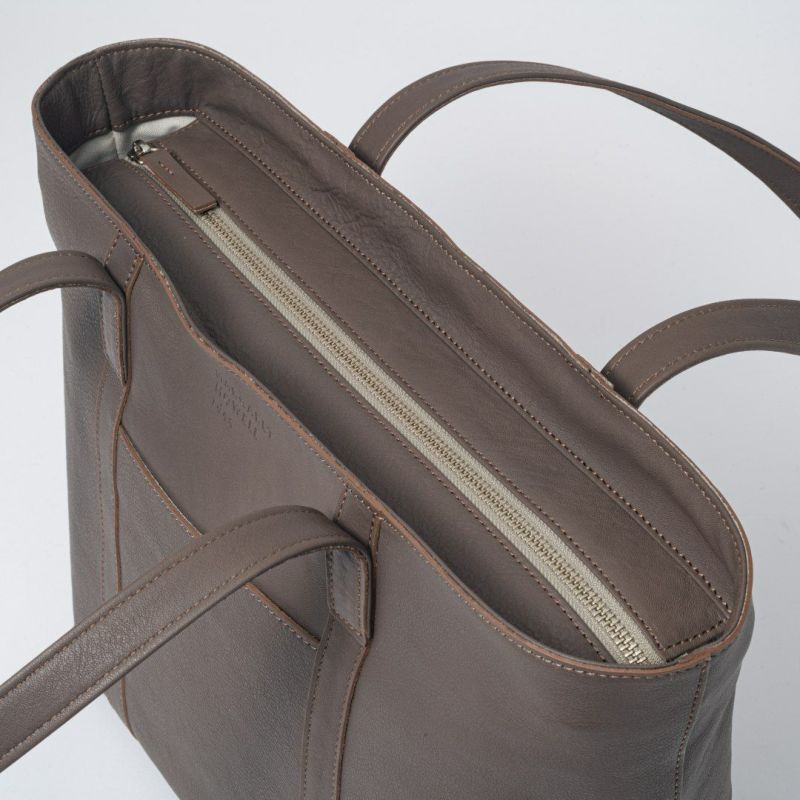 MARGARET HOWELL idea オークショット トート モカ