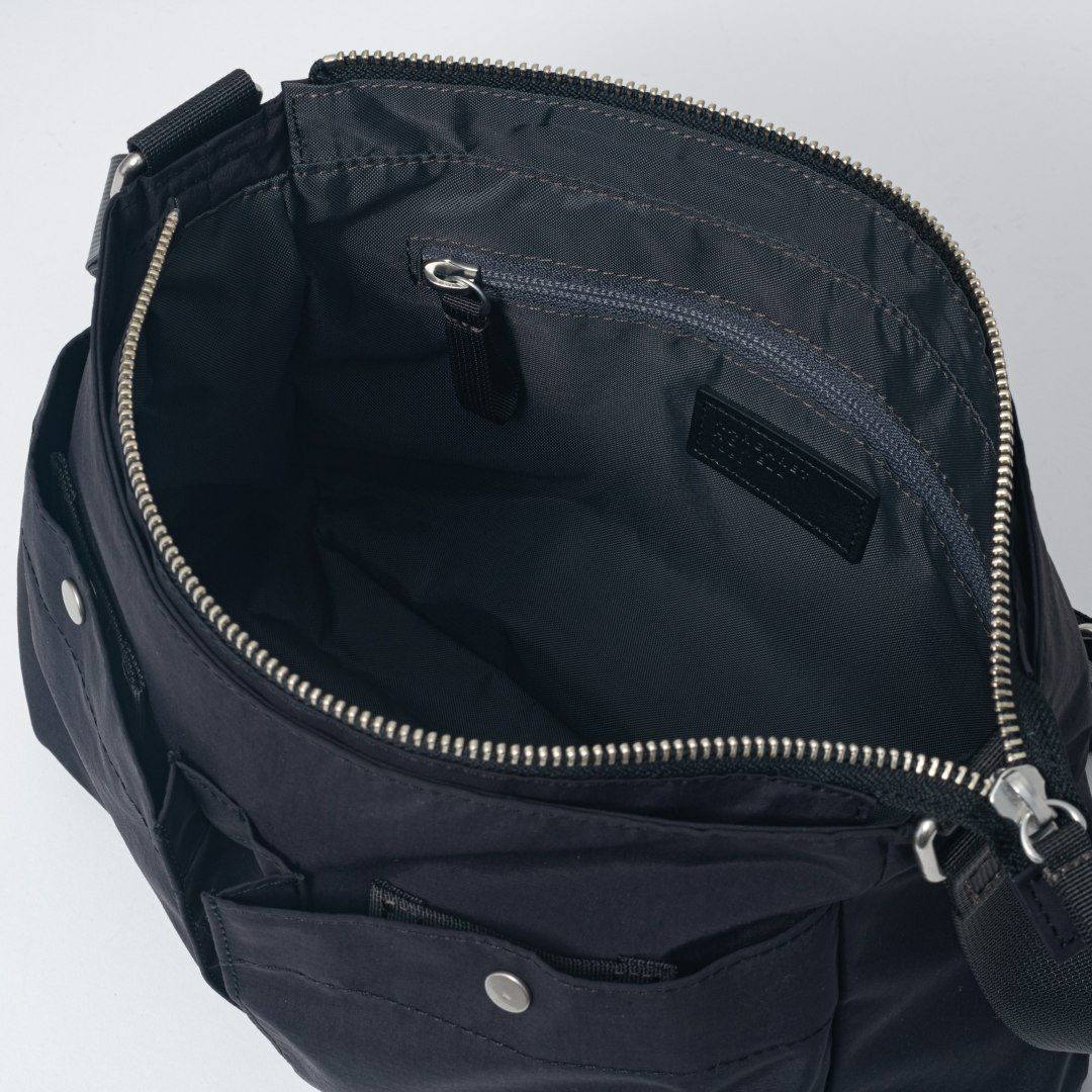 MARGARET HOWELL idea コープマン ショルダー ブラック