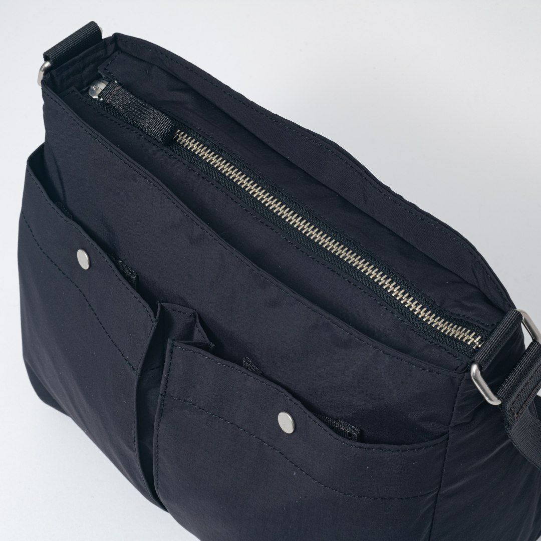 MARGARET HOWELL idea コープマン ショルダー ブラック