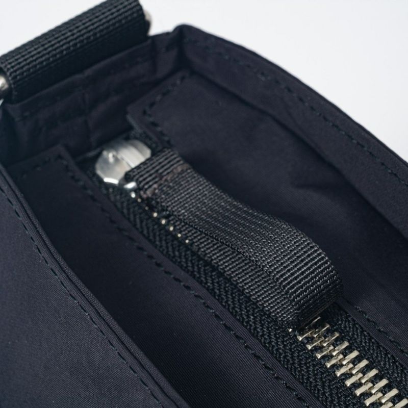 MARGARET HOWELL idea コープマン ショルダー ブラック