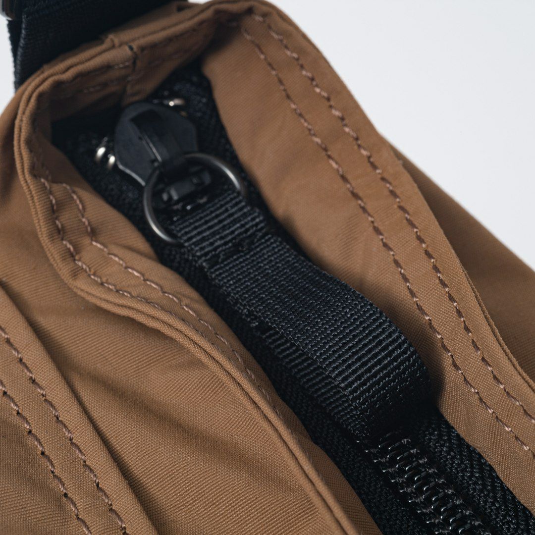 MARGARET HOWELL ideaヴィンテージライク サコッシュ ブラウン