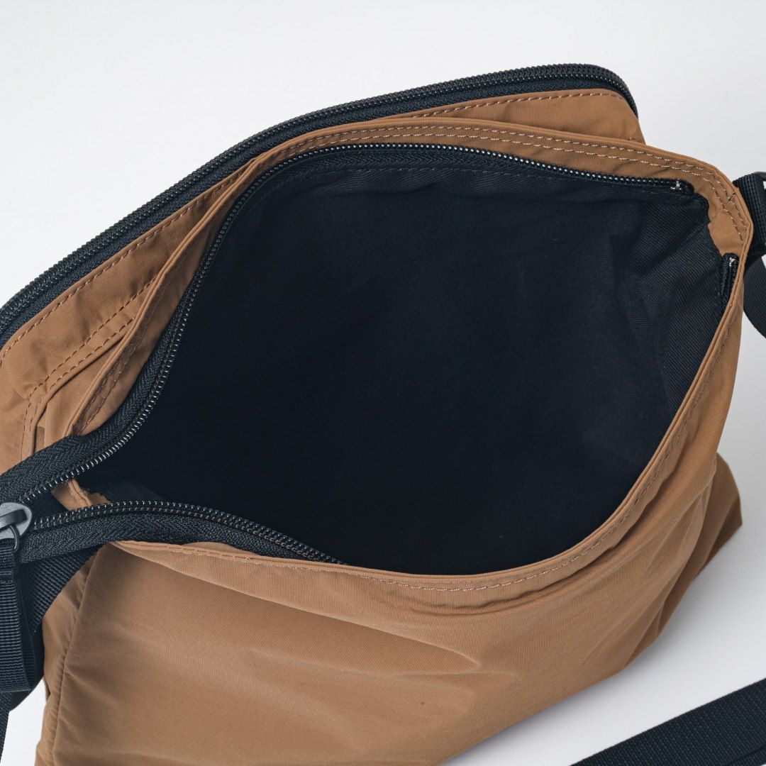 MARGARET HOWELL ideaヴィンテージライク サコッシュ ブラウン