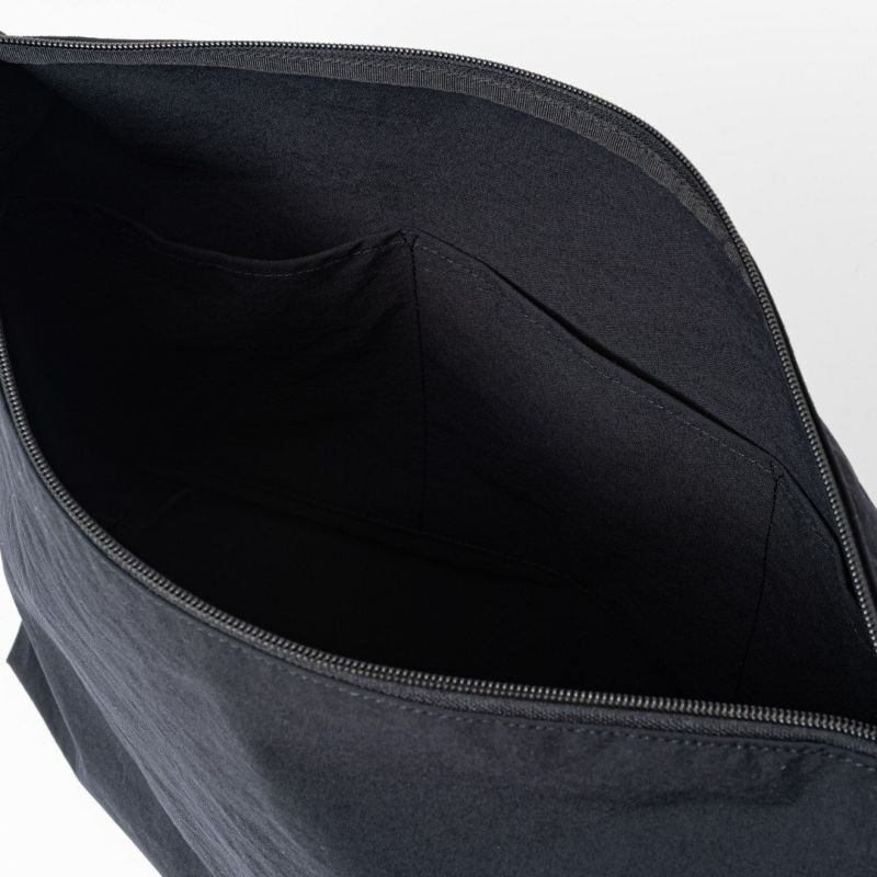 MARGARET HOWELL idea ケルプ ショルダーバッグ(C) ブラック