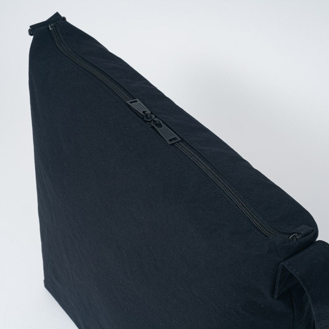 MARGARET HOWELL idea ケルプ ショルダーバッグ(C) ブラック