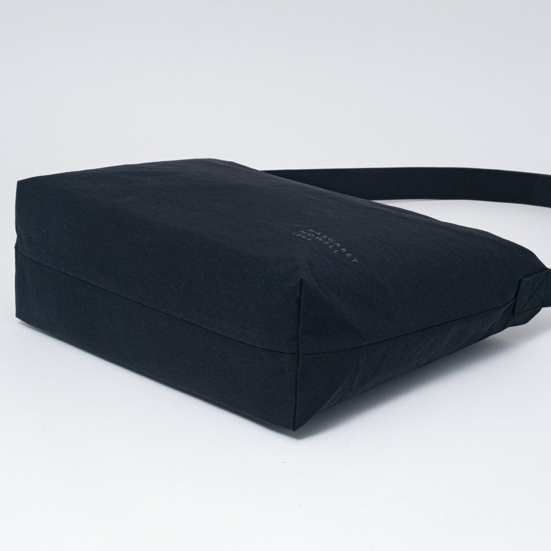 MARGARET HOWELL idea ケルプ ショルダーバッグ(C) ブラック