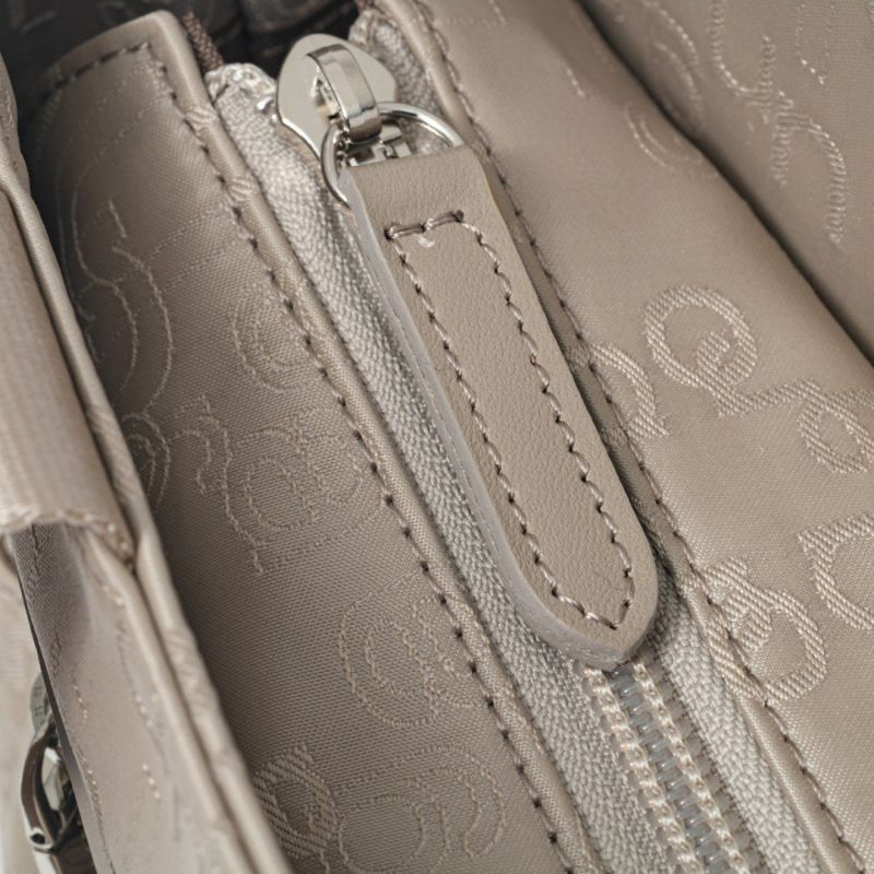 U by ungaro マノン 2WAYハンド ベージュ