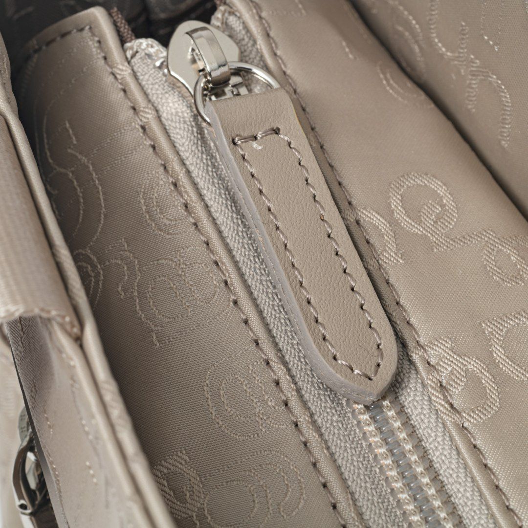 U by ungaro マノン 2WAYハンド ベージュ