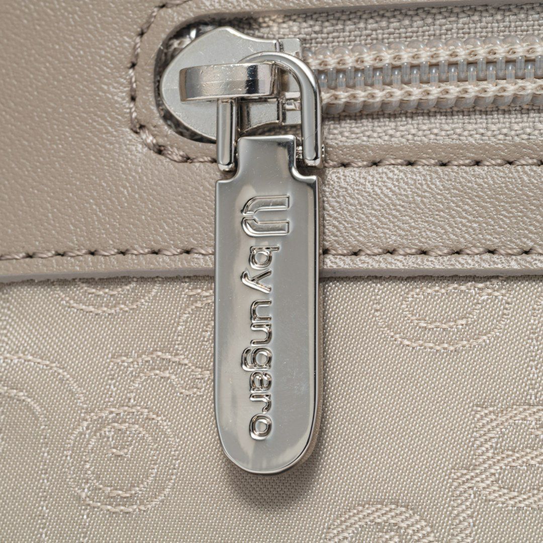 U by ungaro マノン 2WAYハンド ベージュ