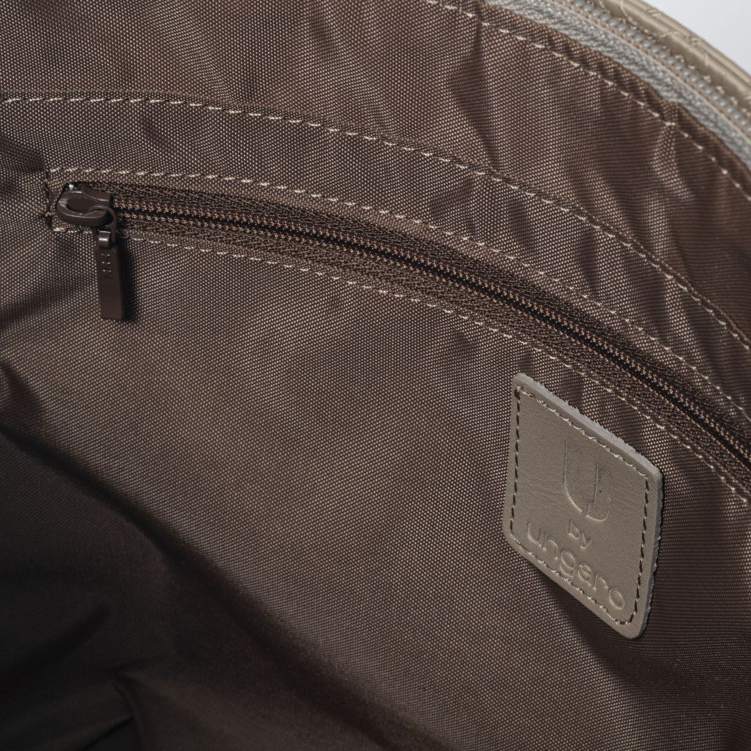 U by ungaro マノン 2WAYハンド ベージュ