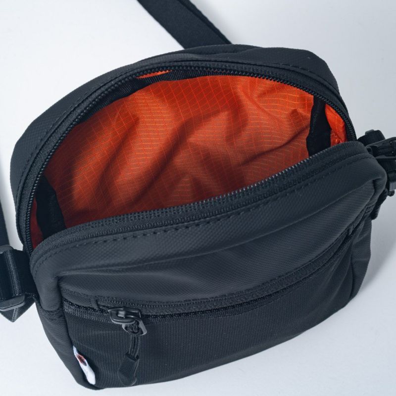 BEAMS DESIGN ELASTIC MESH ショルダーバッグ【BMMH0BS9】 ブラック