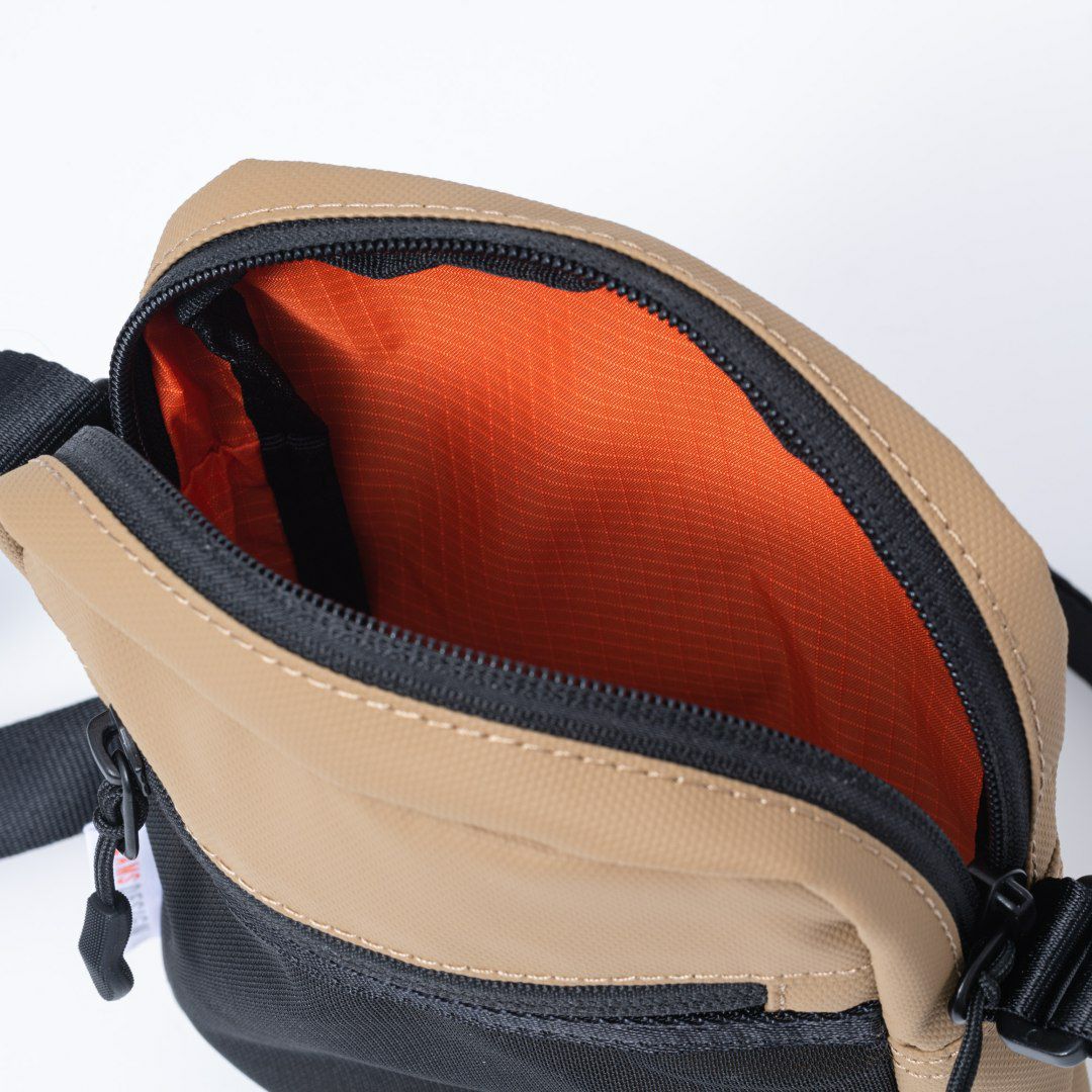 BEAMS DESIGN ELASTIC MESH ショルダーバッグ【BMMH0BS9】 サンドベージュ