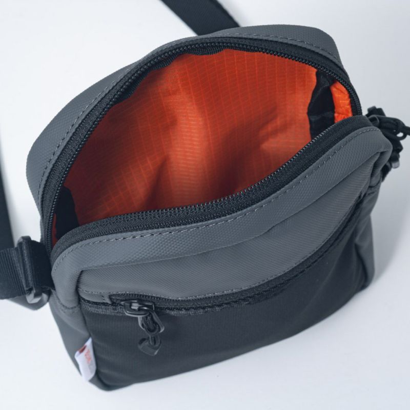 BEAMS DESIGN ELASTIC MESH ショルダーバッグ【BMMH0BS9】 グレー