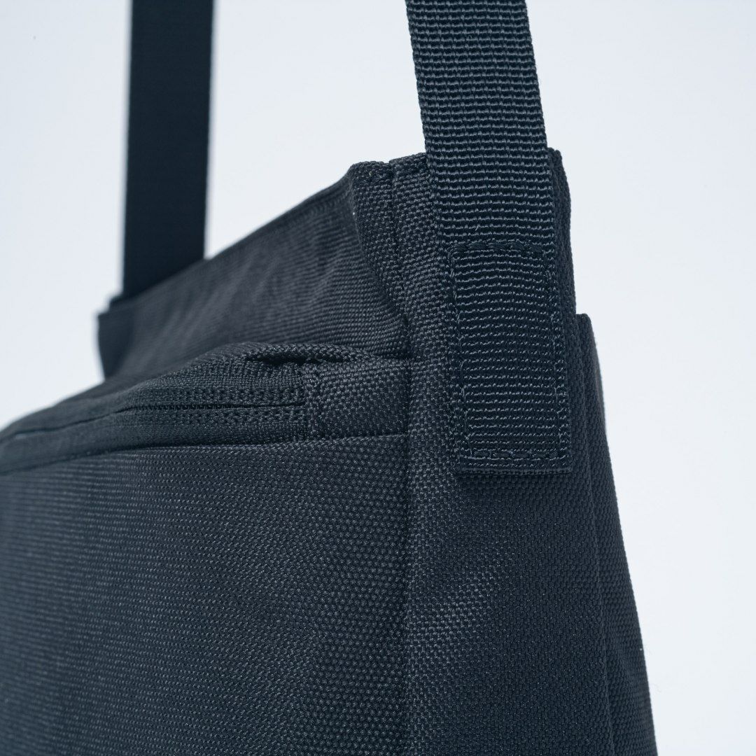 BEAMS DESIGN Every One サコッシュバッグ ブラック