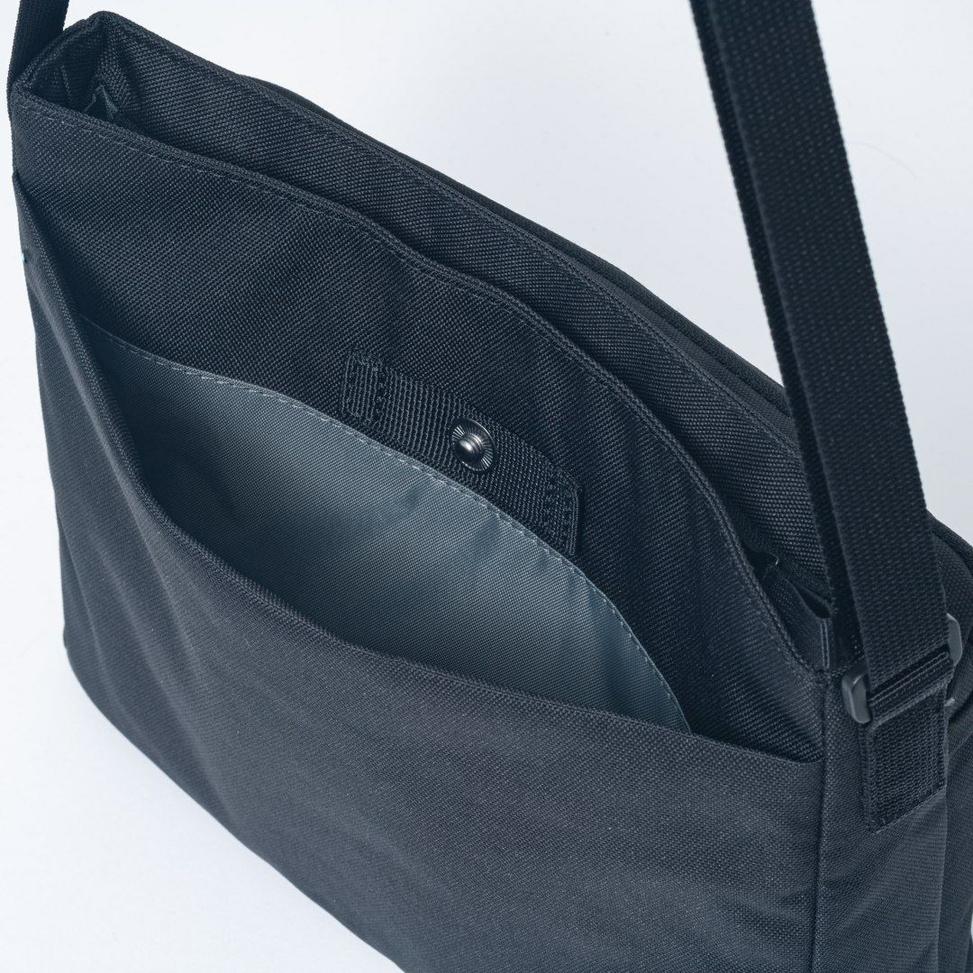 BEAMS DESIGN Every One サコッシュバッグ ブラック