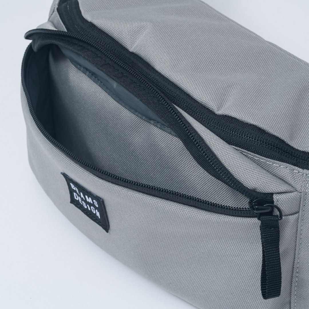 BEAMS DESIGN Every One 横型ボディバッグ グレー
