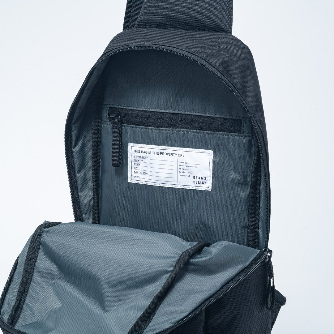 BEAMS DESIGN Every One 縦型ボディバッグ ブラック