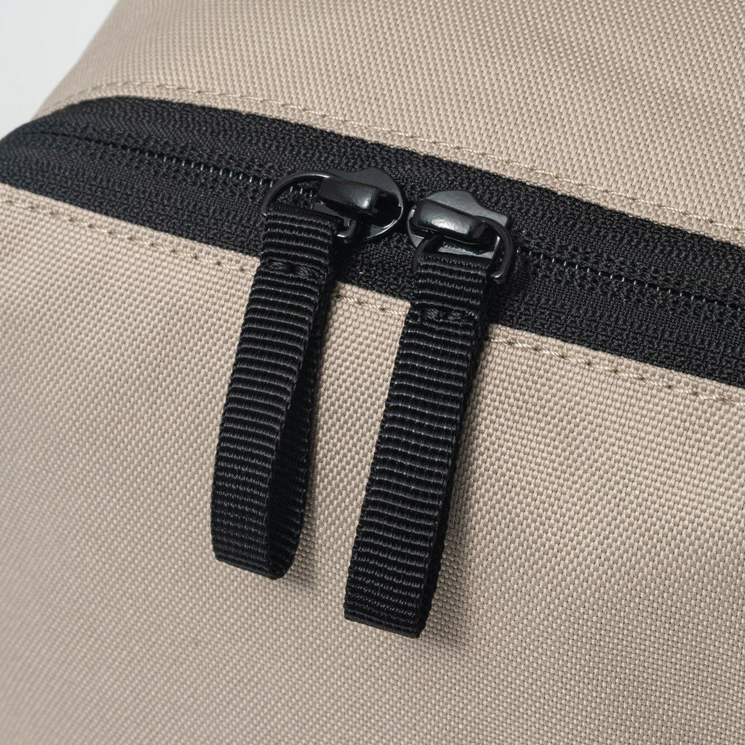 BEAMS DESIGN Every One 縦型ボディバッグ ベージュ