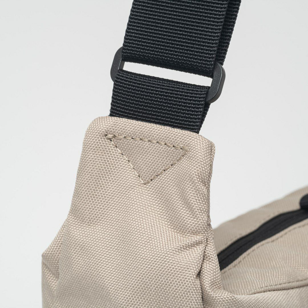 BEAMS DESIGN Every One ショルダーバッグ ベージュ