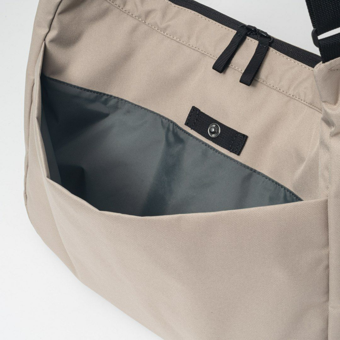 BEAMS DESIGN Every One ショルダーバッグ ベージュ