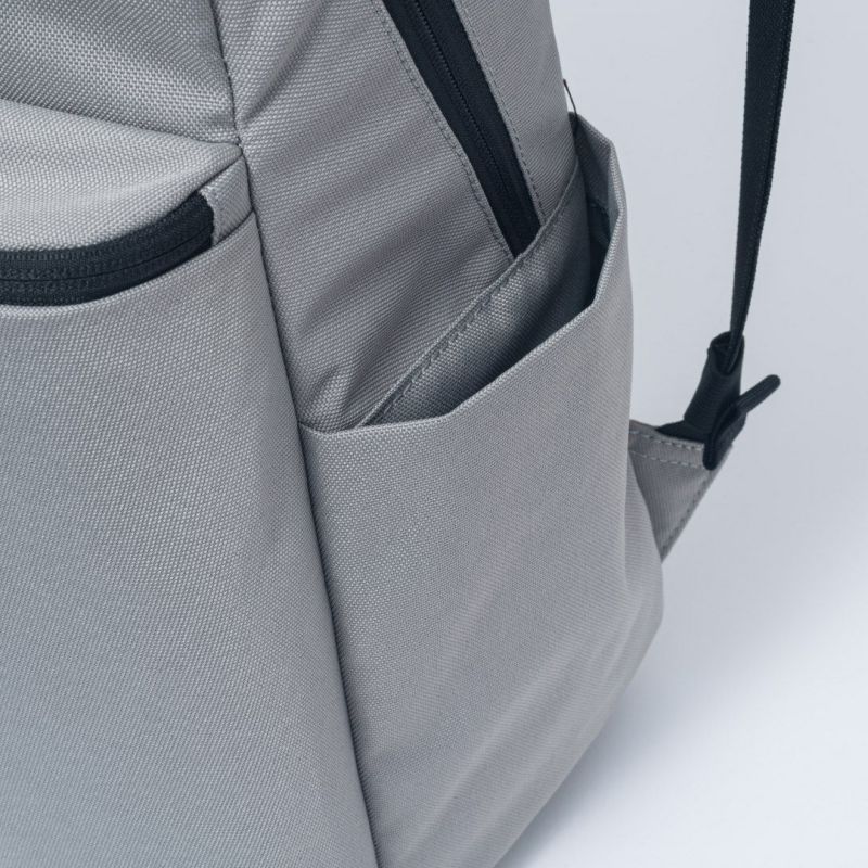 BEAMS DESIGN Every One バックパック グレー