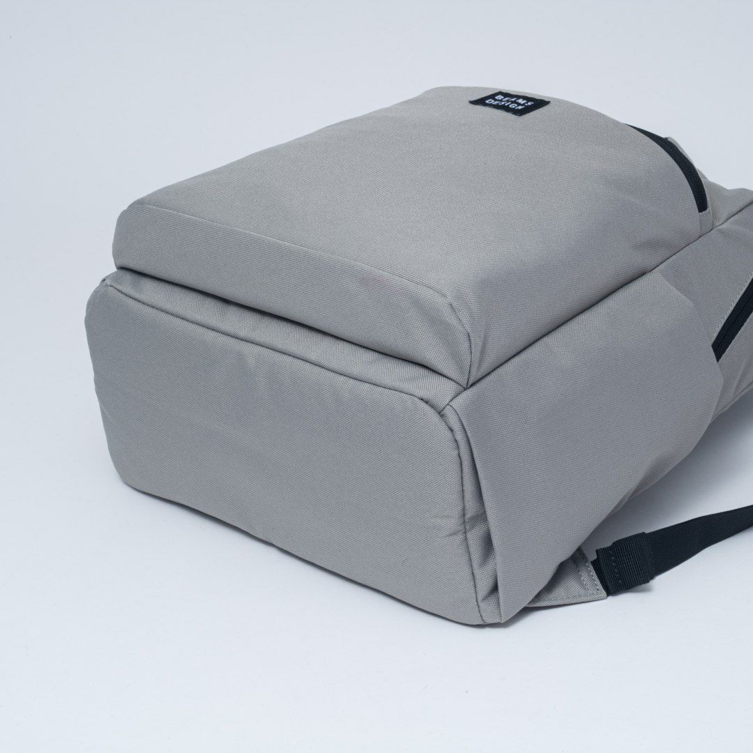 BEAMS DESIGN Every One バックパック グレー