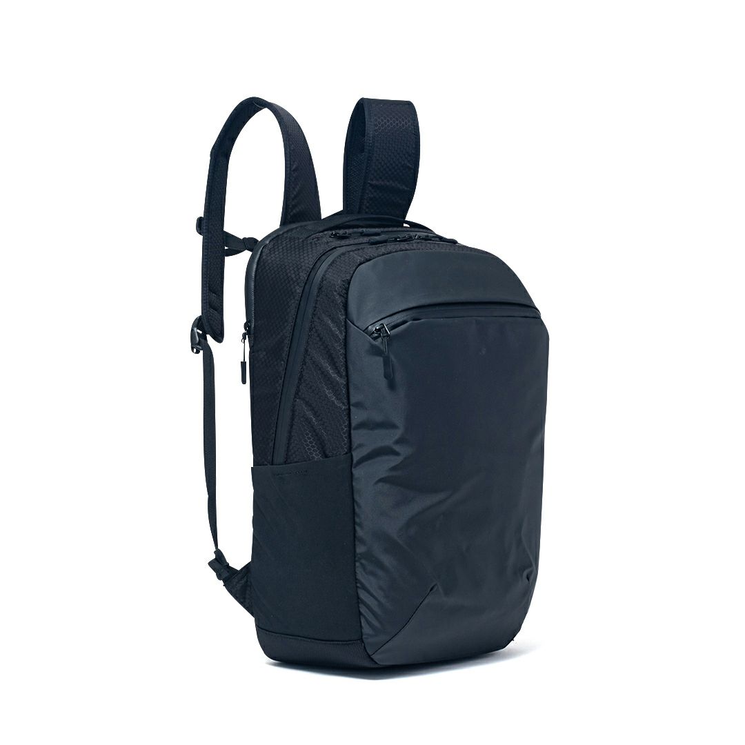 BEAMS DESIGN Waterproof バックパック(M) ブラック