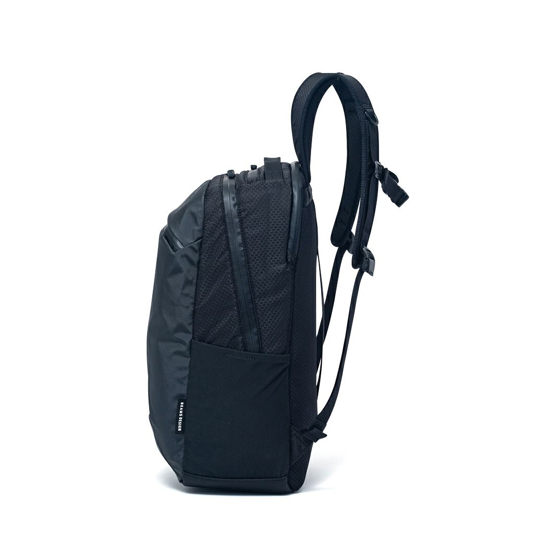 BEAMS DESIGN Waterproof バックパック(M) ブラック